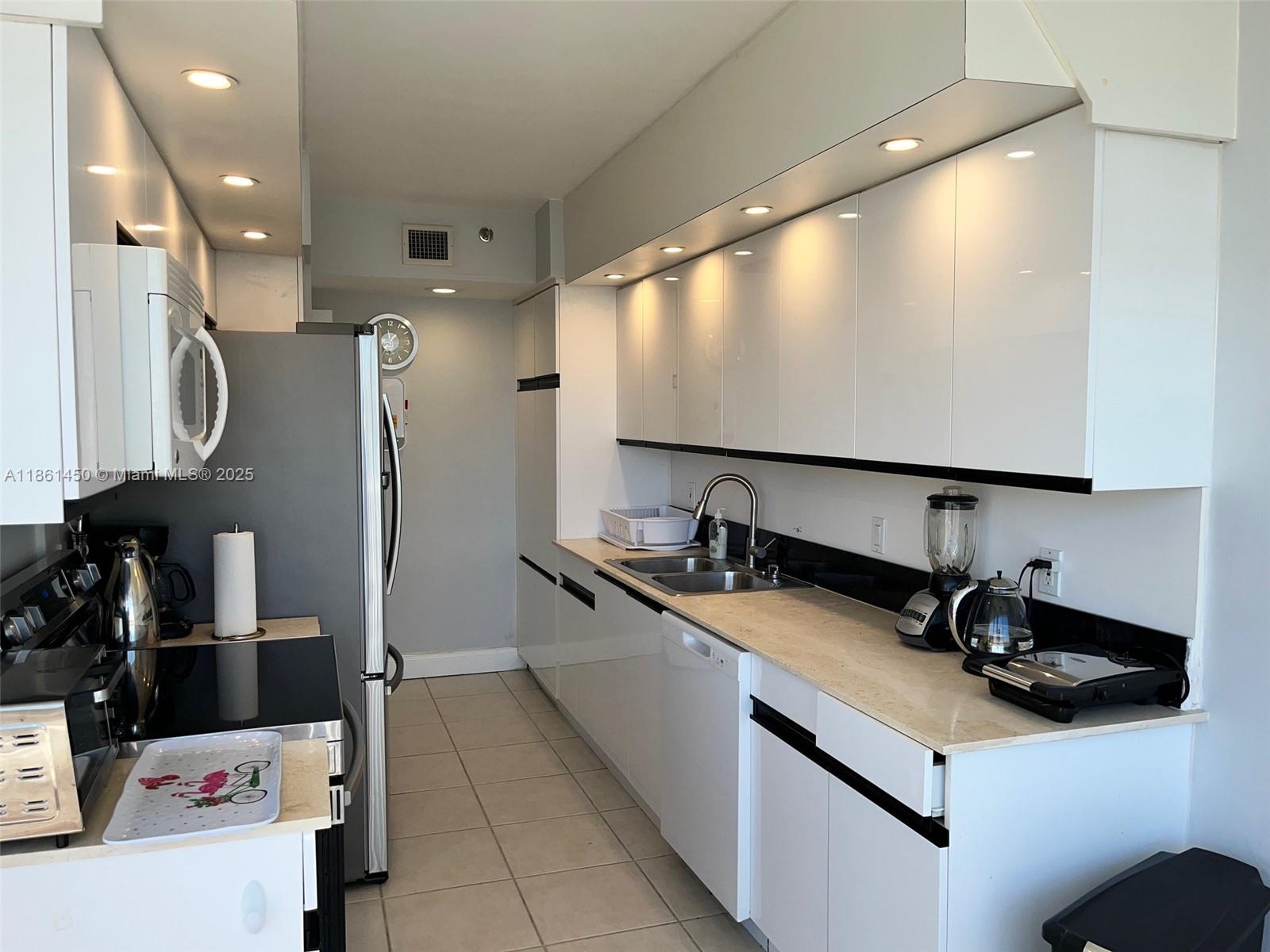 1000 ISL BLVD WILLIAMS IS - Residential Lease