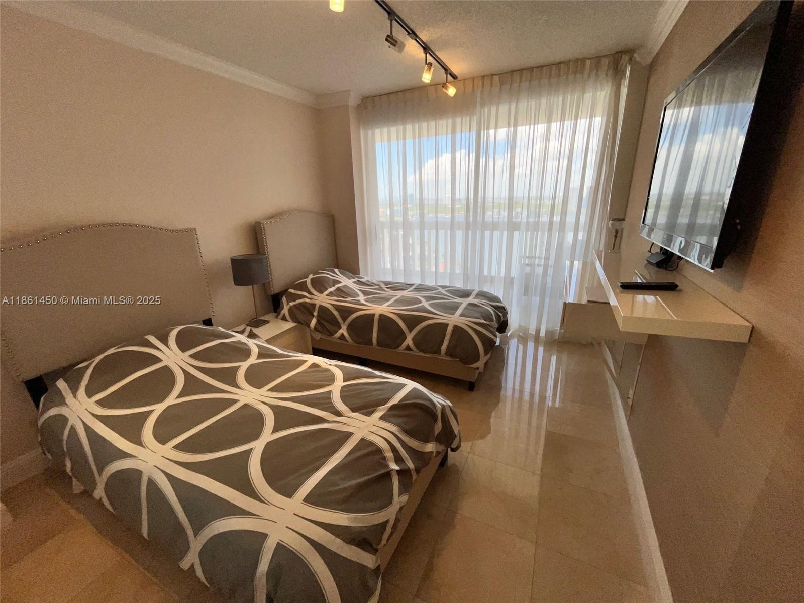 1000 ISL BLVD WILLIAMS IS - Residential Lease