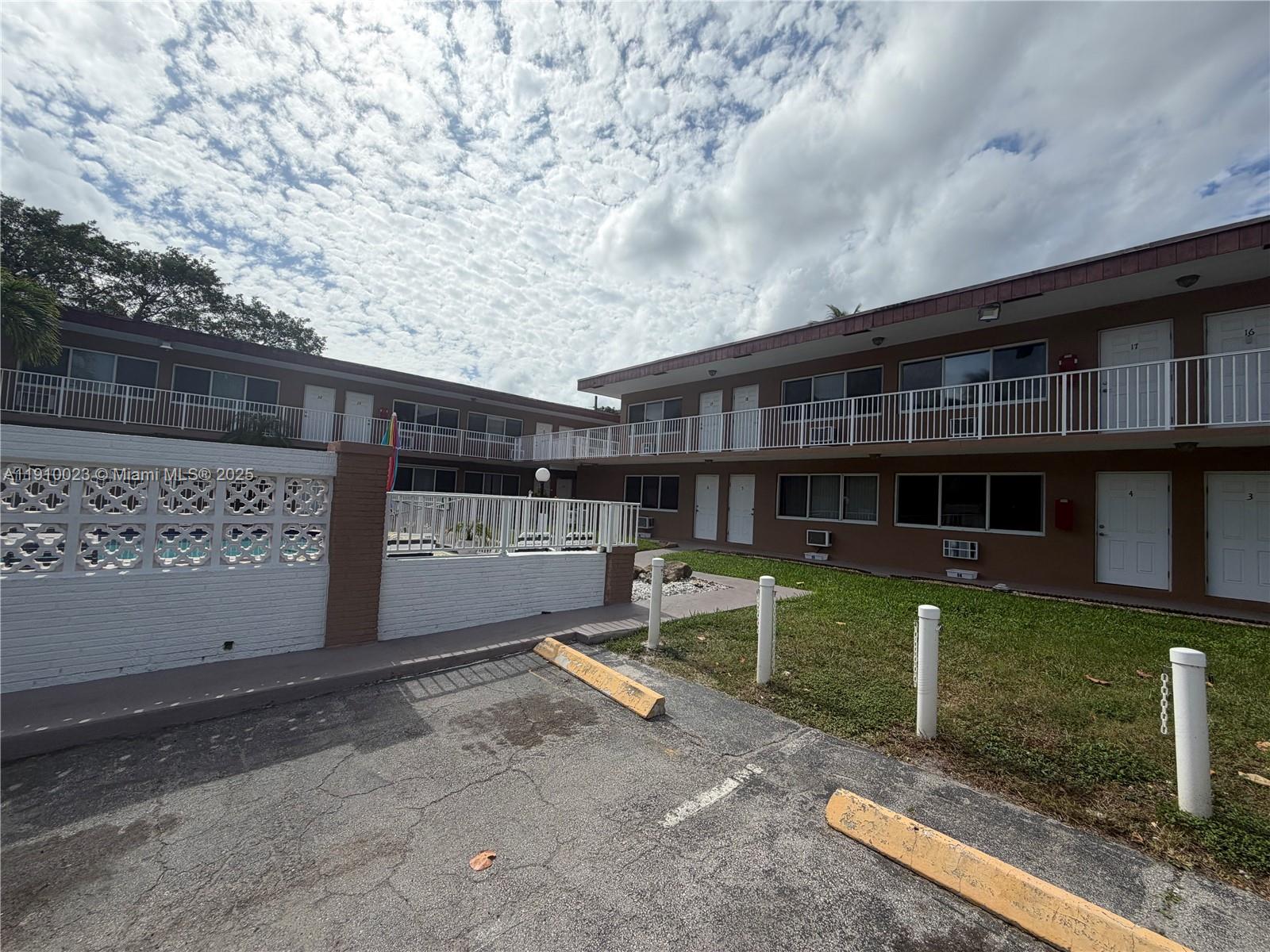 MALIBU GARDENS CONDO - Residential Lease