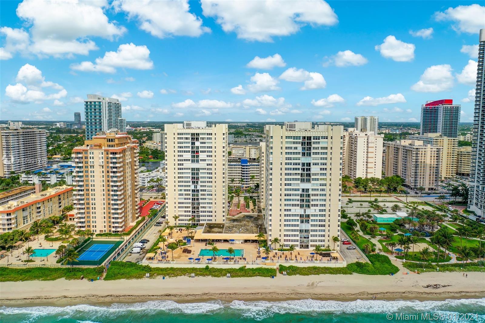 LA MER ESTATES SOUTH COND - Residential
