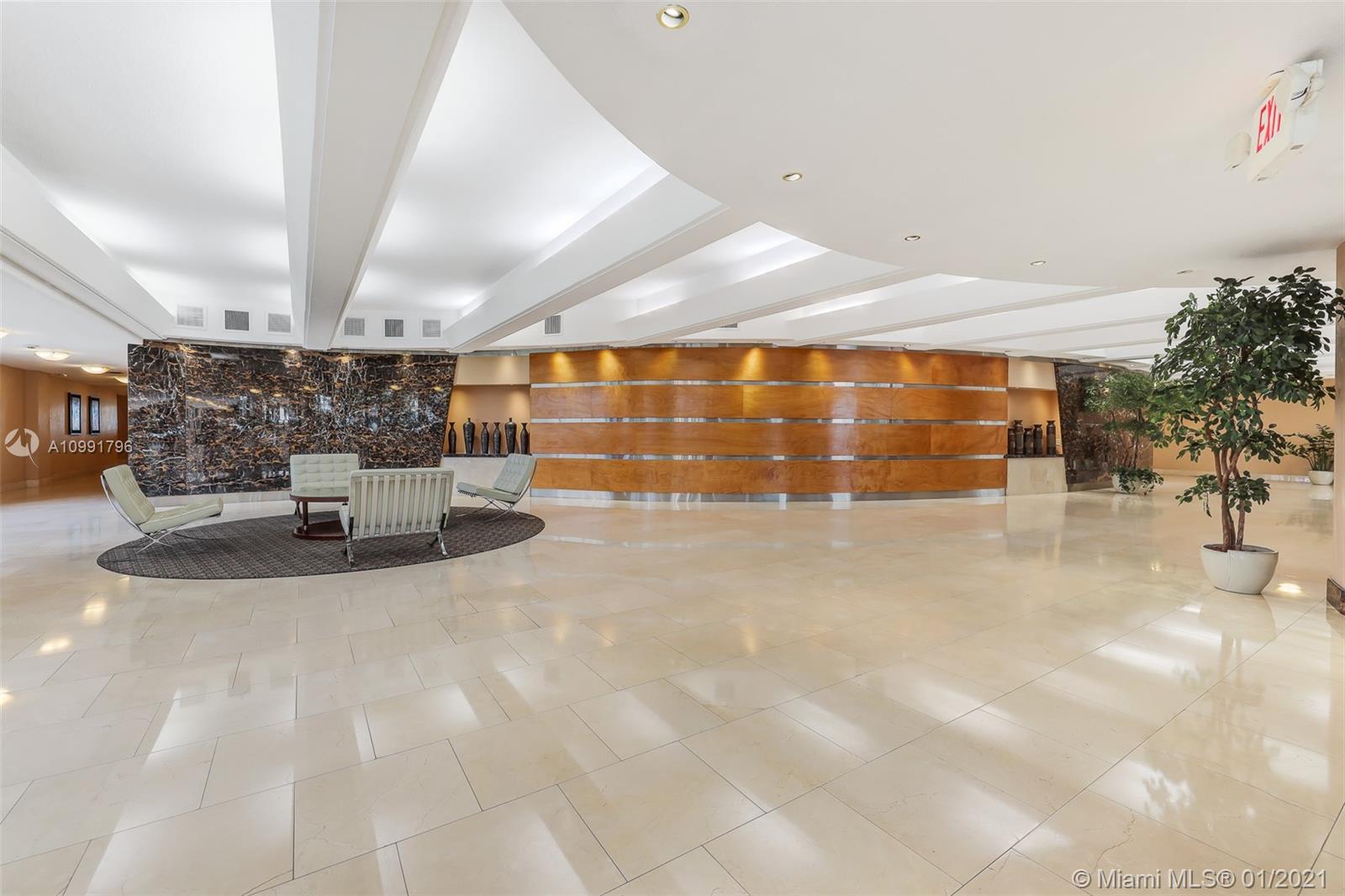 LA MER ESTATES SOUTH COND - Residential