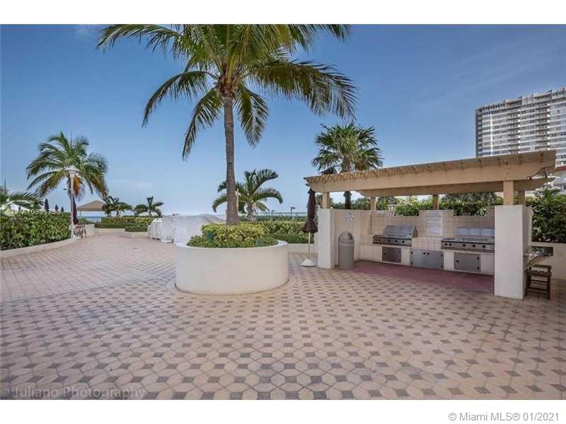 LA MER ESTATES SOUTH COND - Residential