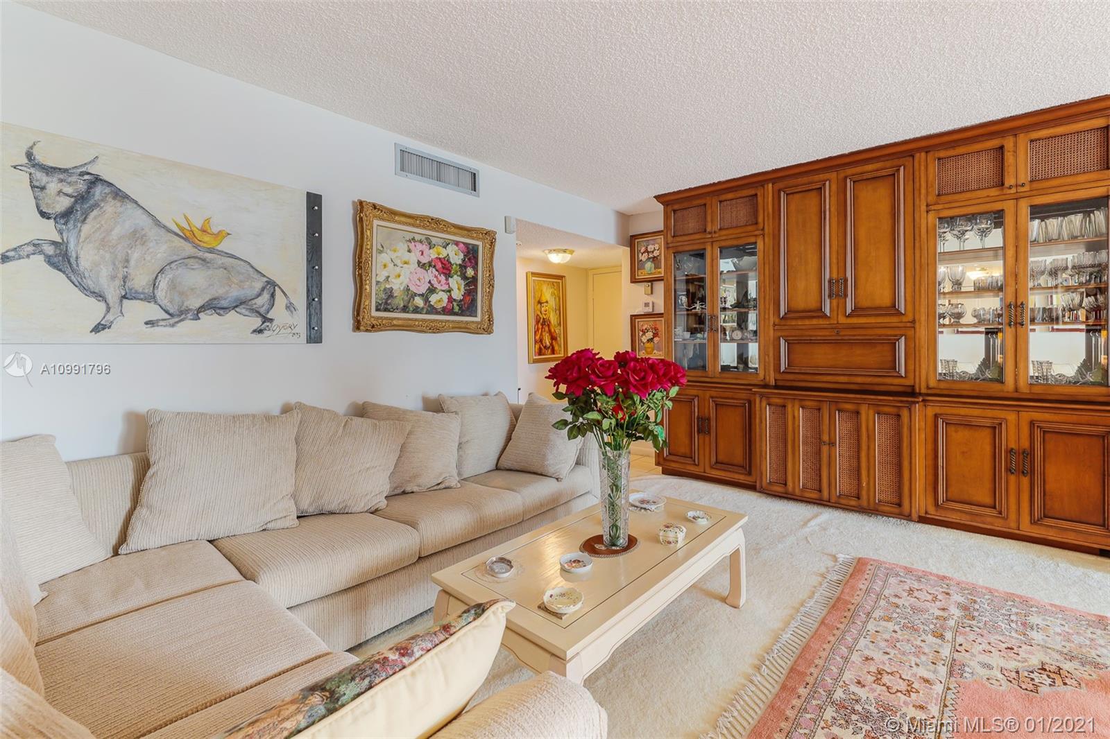 LA MER ESTATES SOUTH COND - Residential
