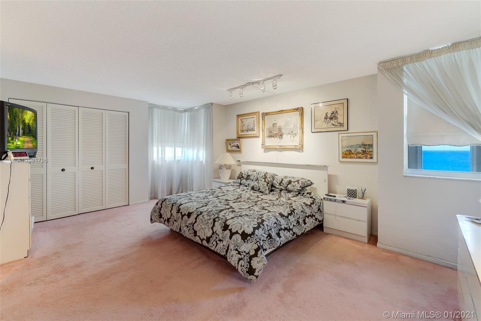 LA MER ESTATES SOUTH COND - Residential