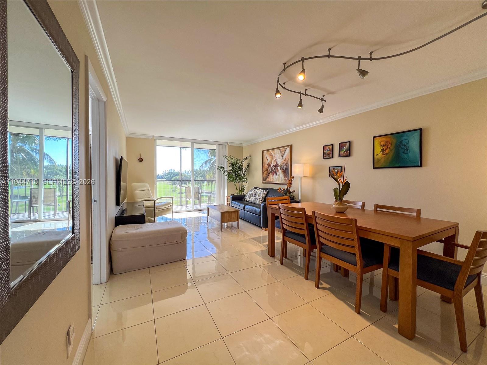 HOLLYBROOK GOLF AND - Residential