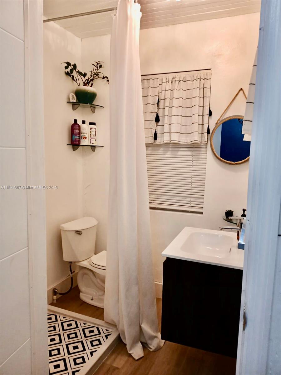 BUENA VISTA GARDENS - Residential Lease