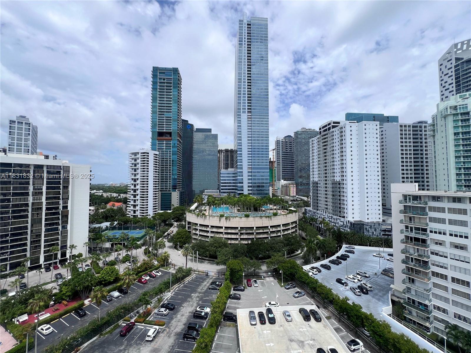1420 Brickell Bay Dr PH7C