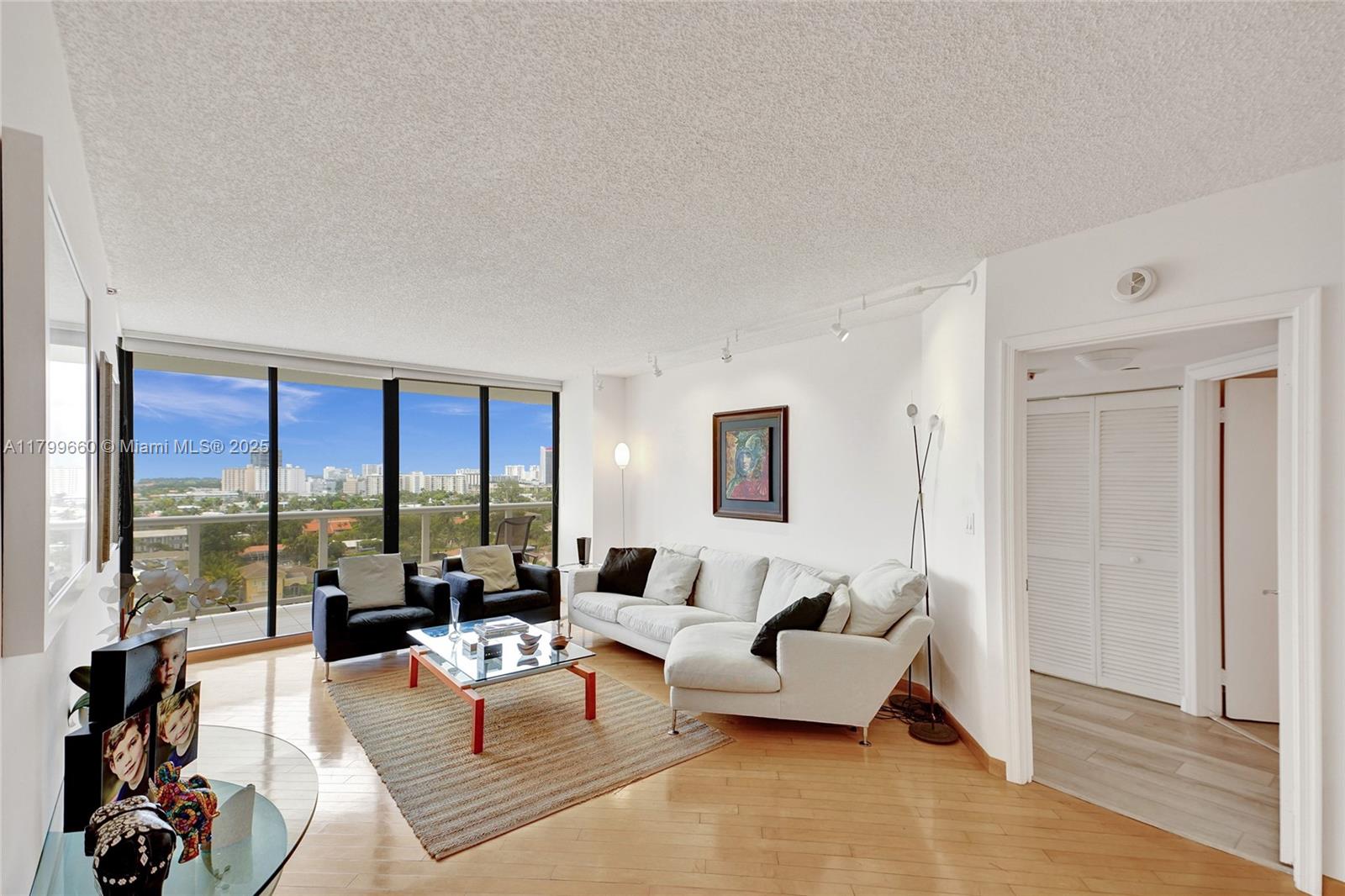 HARBOR TWS AT THE WATERWA - Residential