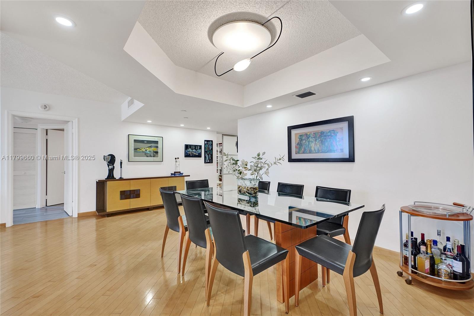 HARBOR TWS AT THE WATERWA - Residential