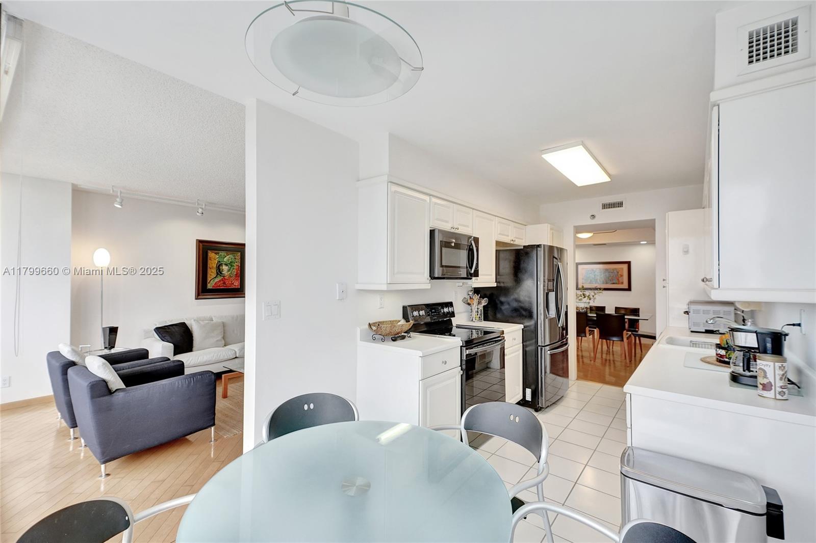 HARBOR TWS AT THE WATERWA - Residential