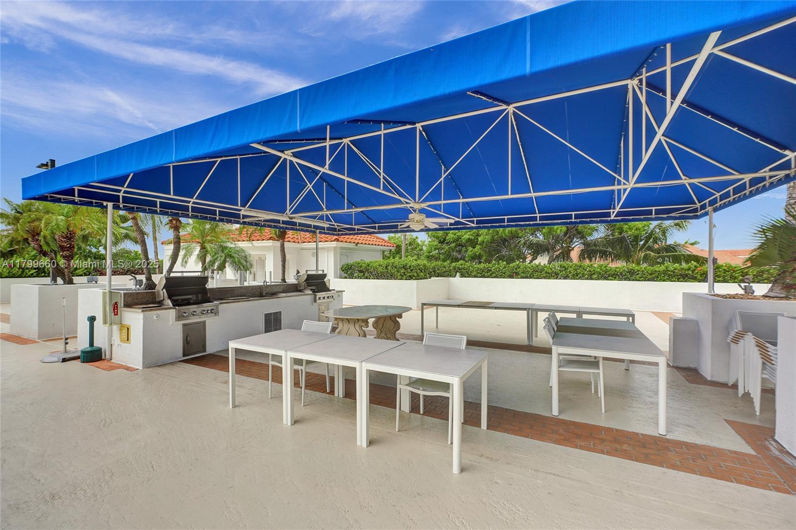 HARBOR TWS AT THE WATERWA - Residential