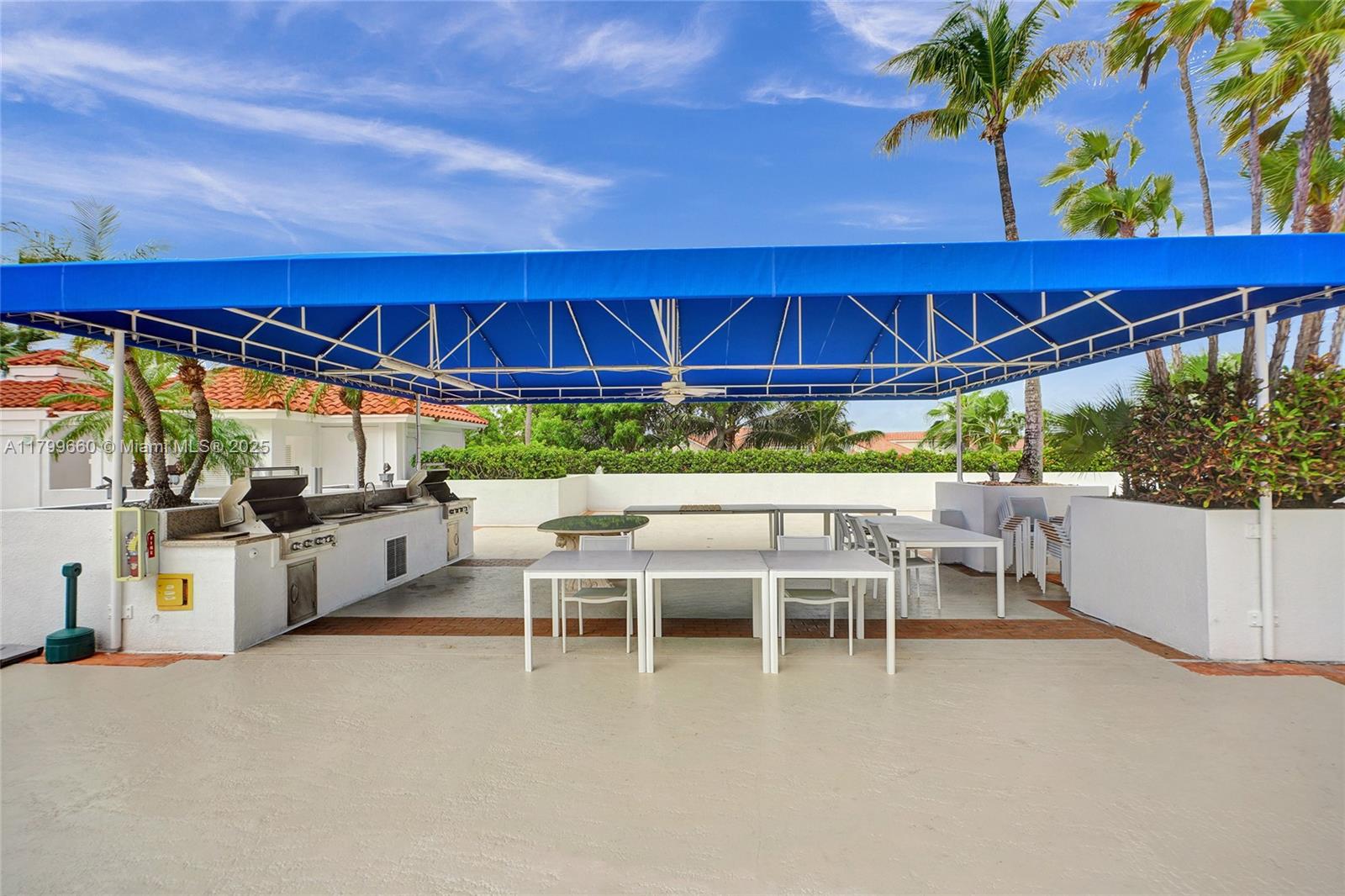 HARBOR TWS AT THE WATERWA - Residential