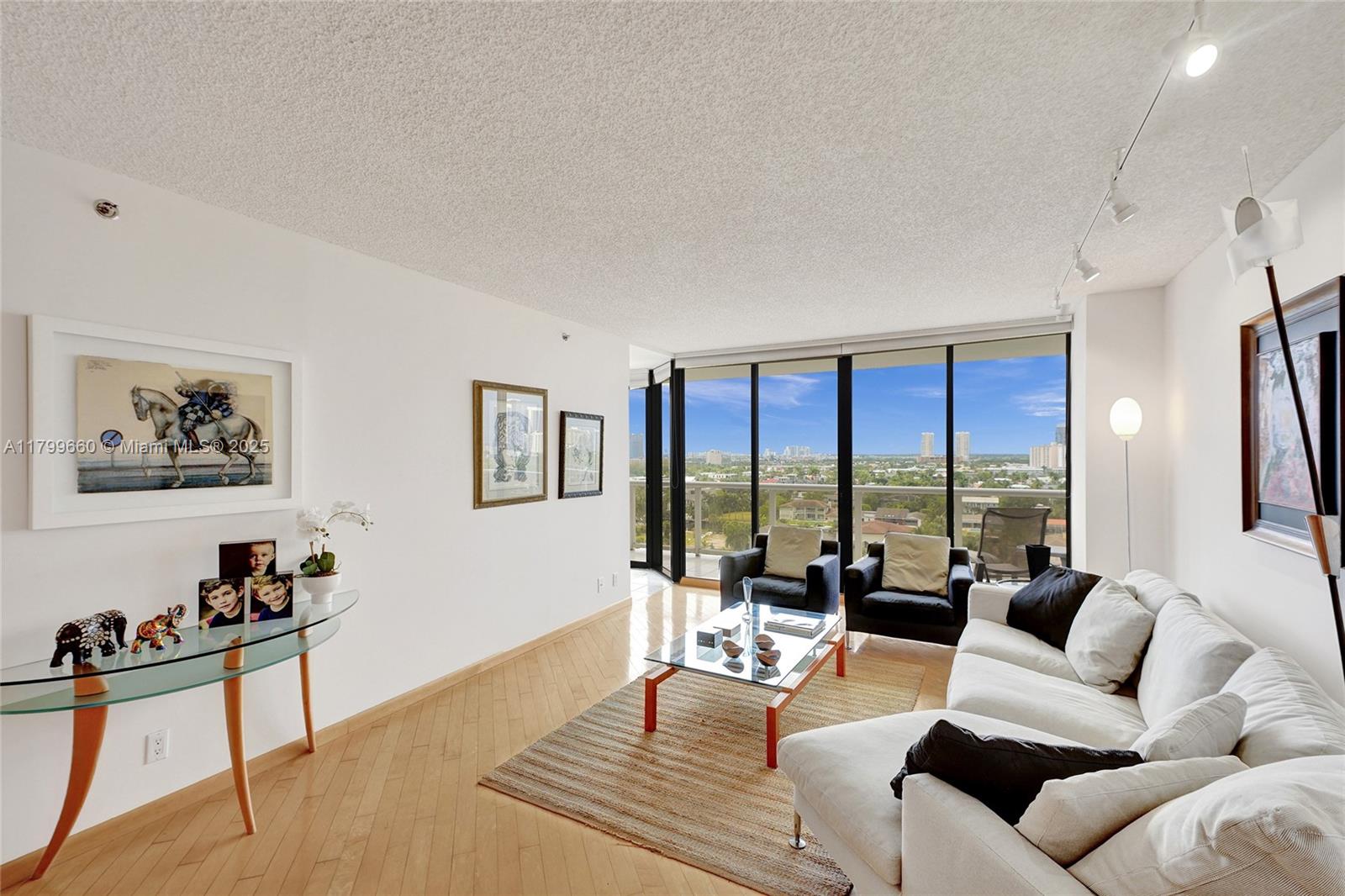 HARBOR TWS AT THE WATERWA - Residential