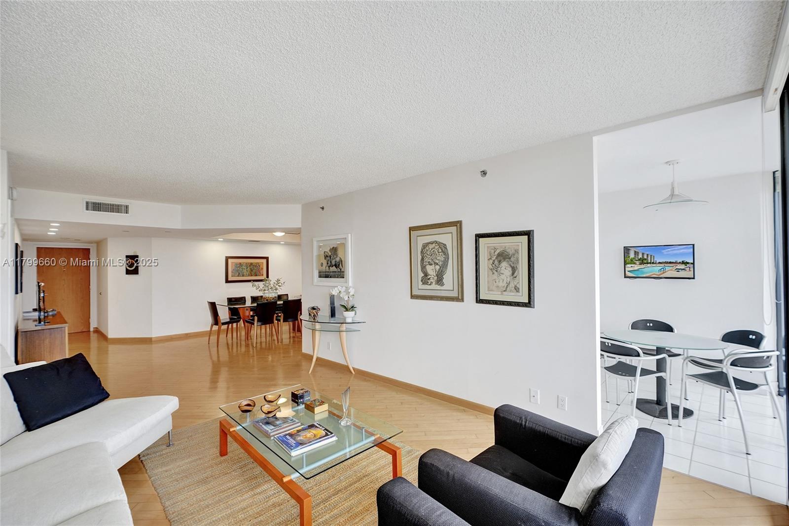 HARBOR TWS AT THE WATERWA - Residential