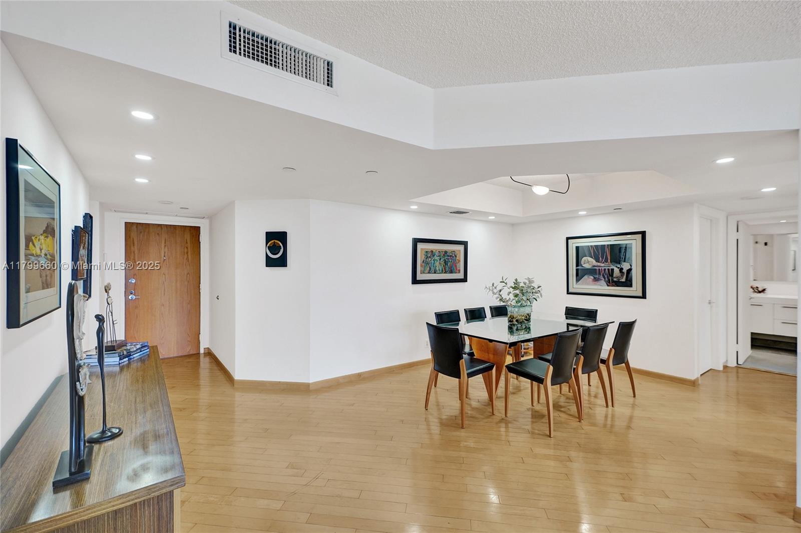 HARBOR TWS AT THE WATERWA - Residential