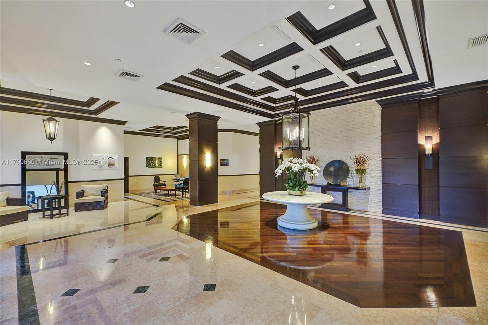 HARBOR TWS AT THE WATERWA - Residential