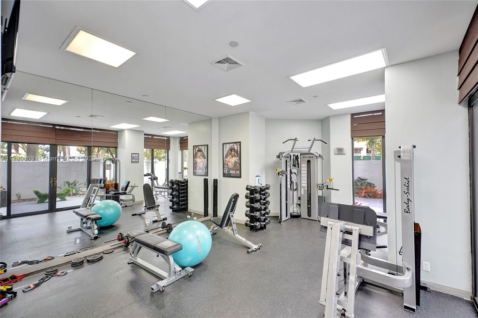 HARBOR TWS AT THE WATERWA - Residential