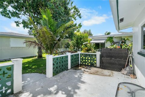 Tiny photo for 4402 NW 44th Ave, Tamarac, FL 33319 (MLS # A12006225)