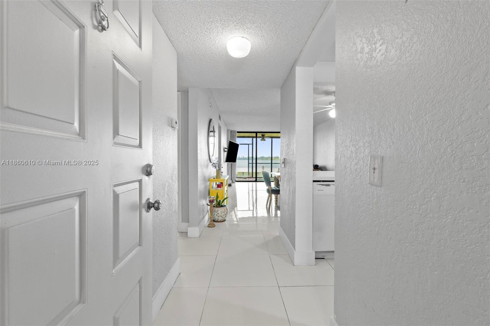 109 Lake Emerald Dr 105