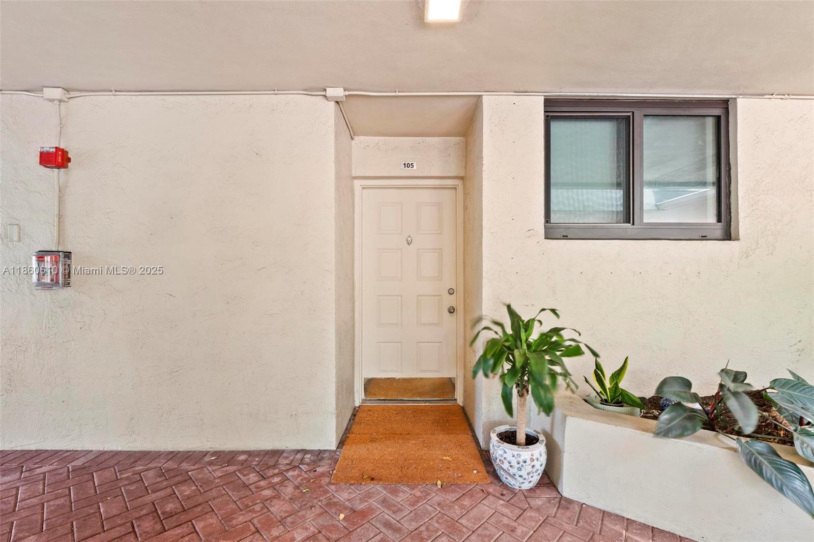 109 Lake Emerald Dr 105