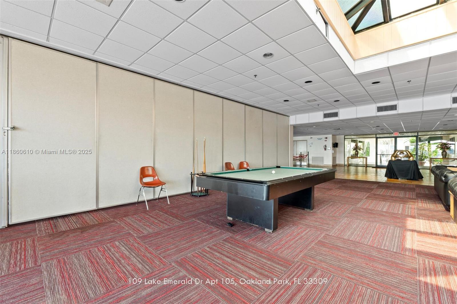 LAKE EMERALD CONDOMINIUM - Residential