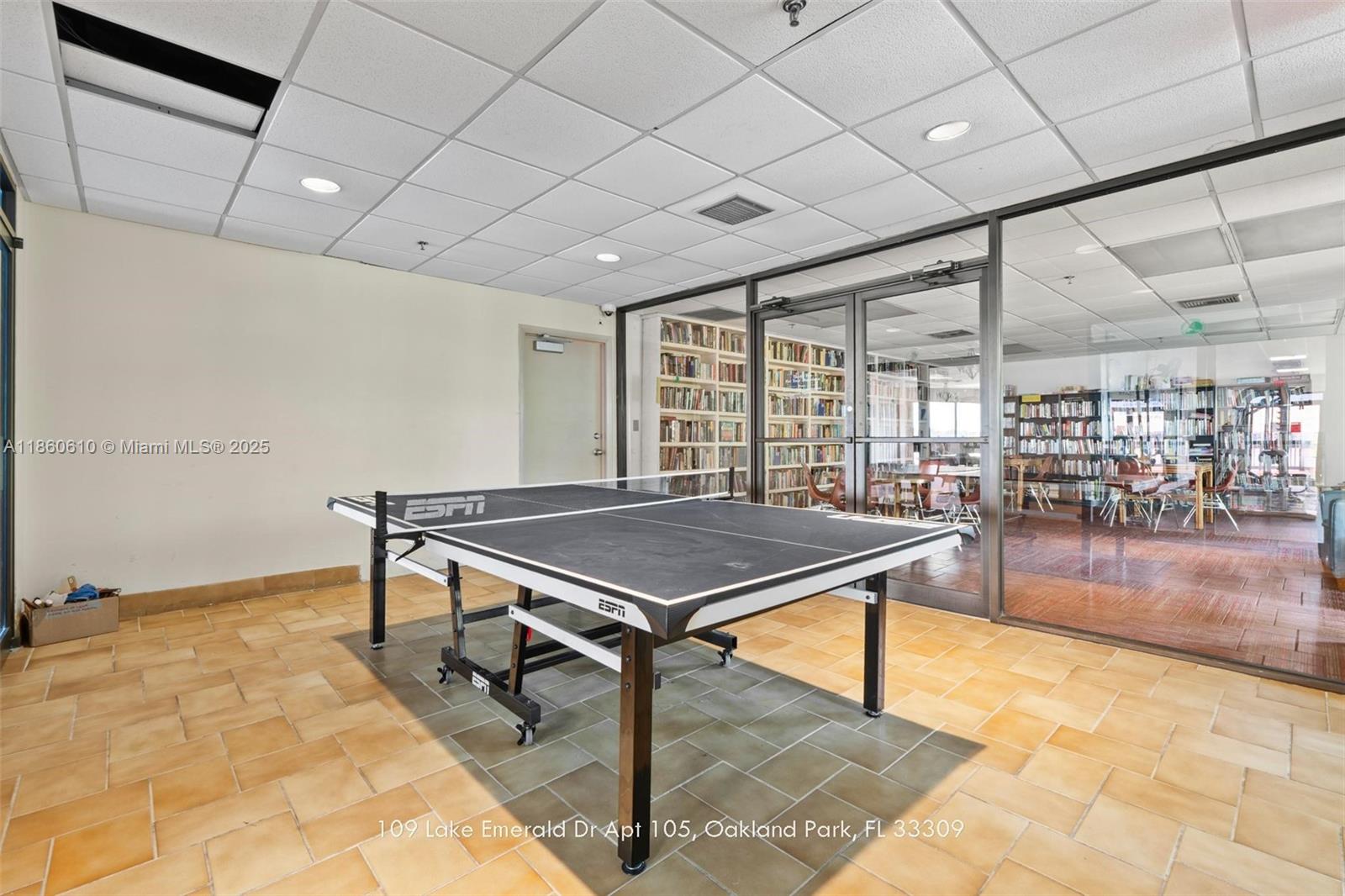 LAKE EMERALD CONDOMINIUM - Residential