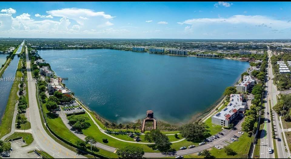 LAKE EMERALD CONDOMINIUM - Residential