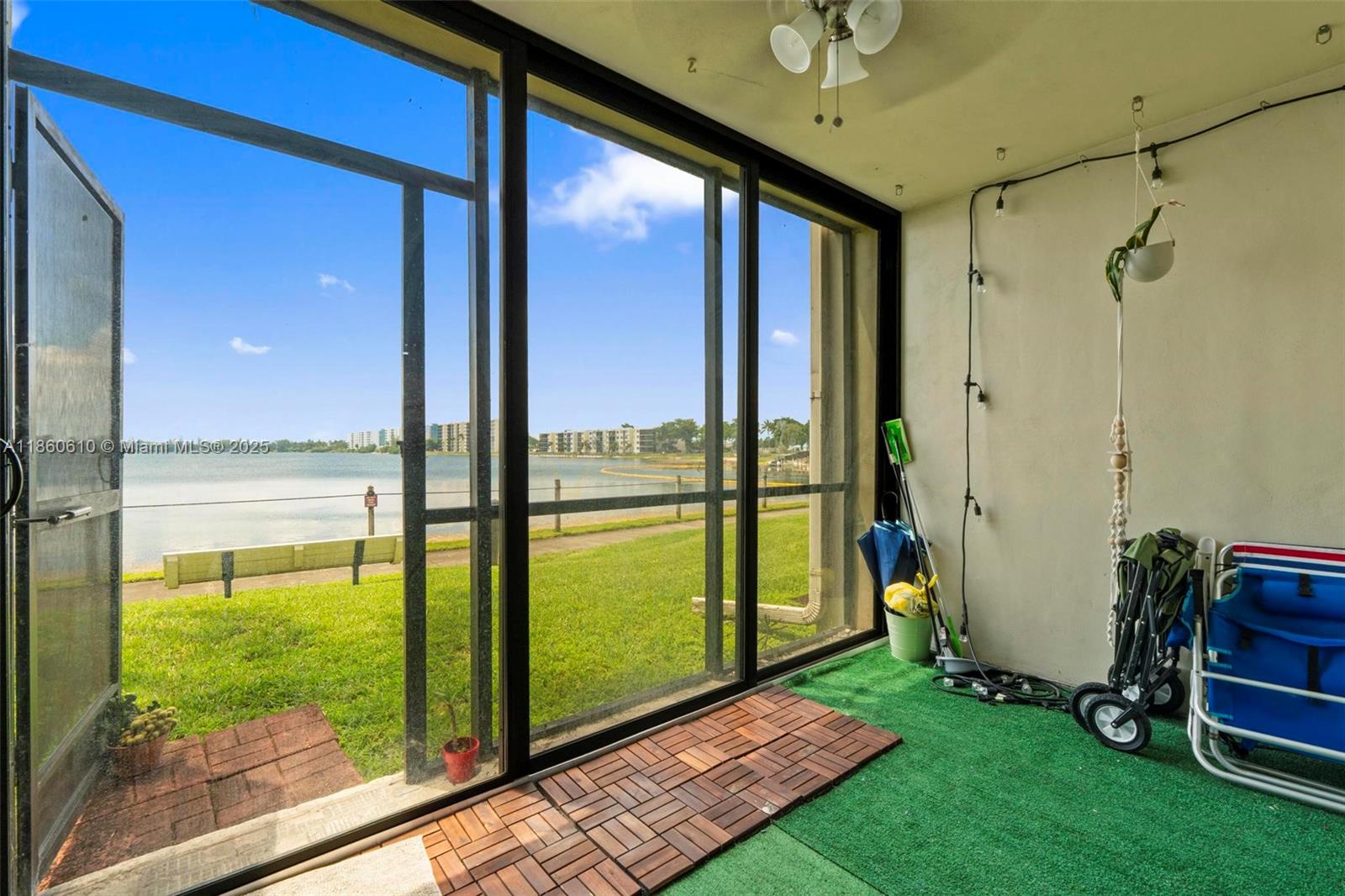 LAKE EMERALD CONDOMINIUM - Residential