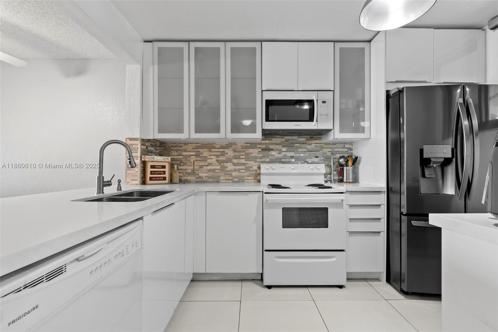 109 Lake Emerald Dr 105
