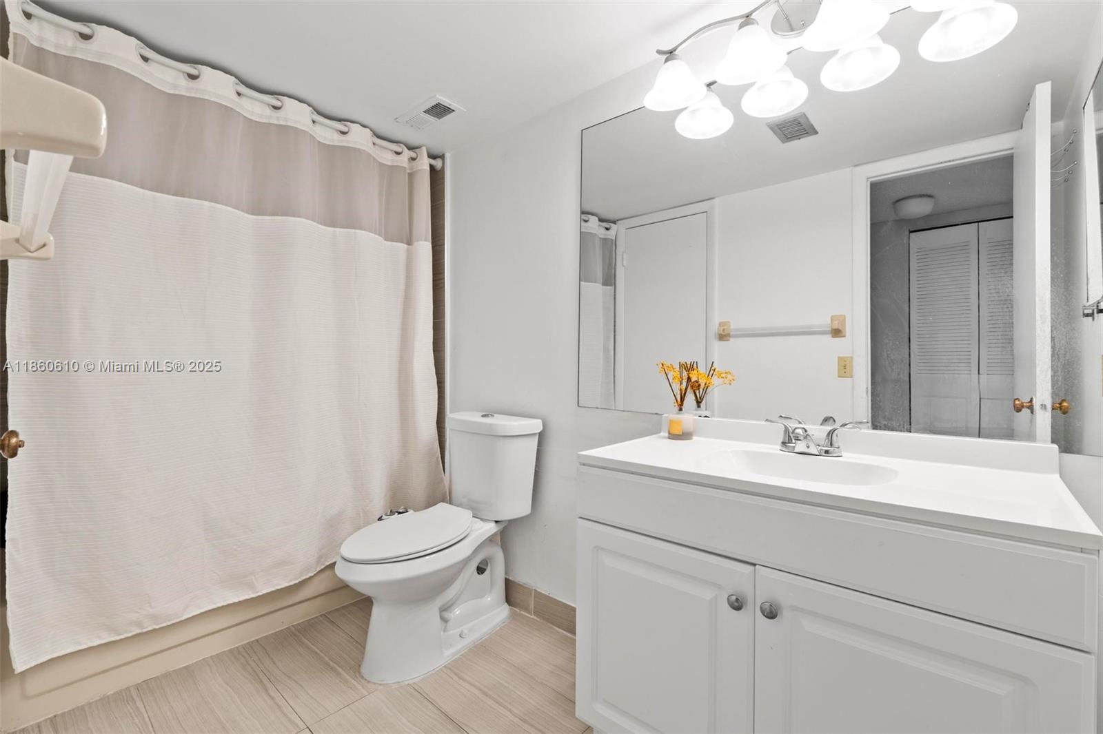 LAKE EMERALD CONDOMINIUM - Residential