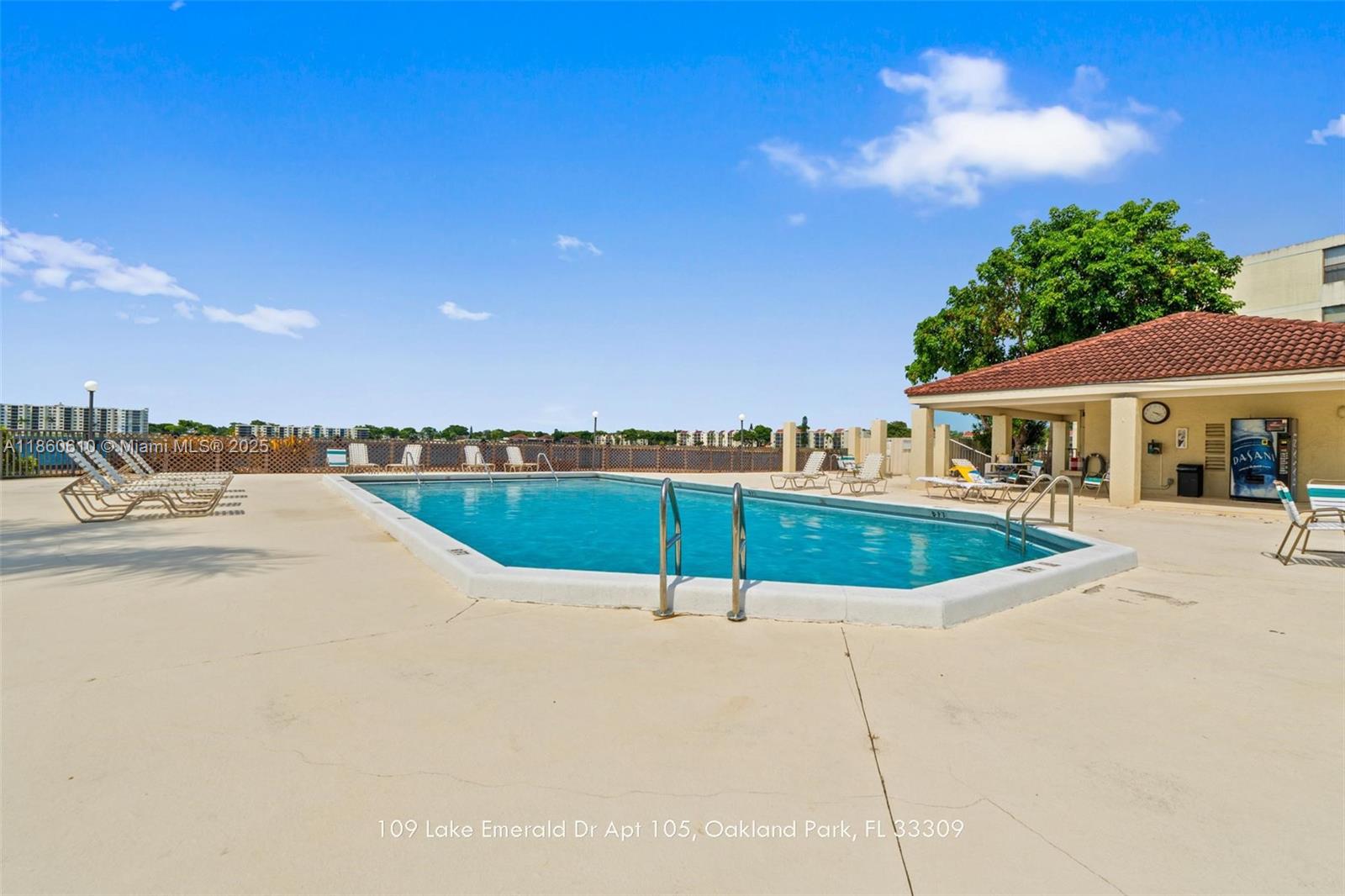 LAKE EMERALD CONDOMINIUM - Residential