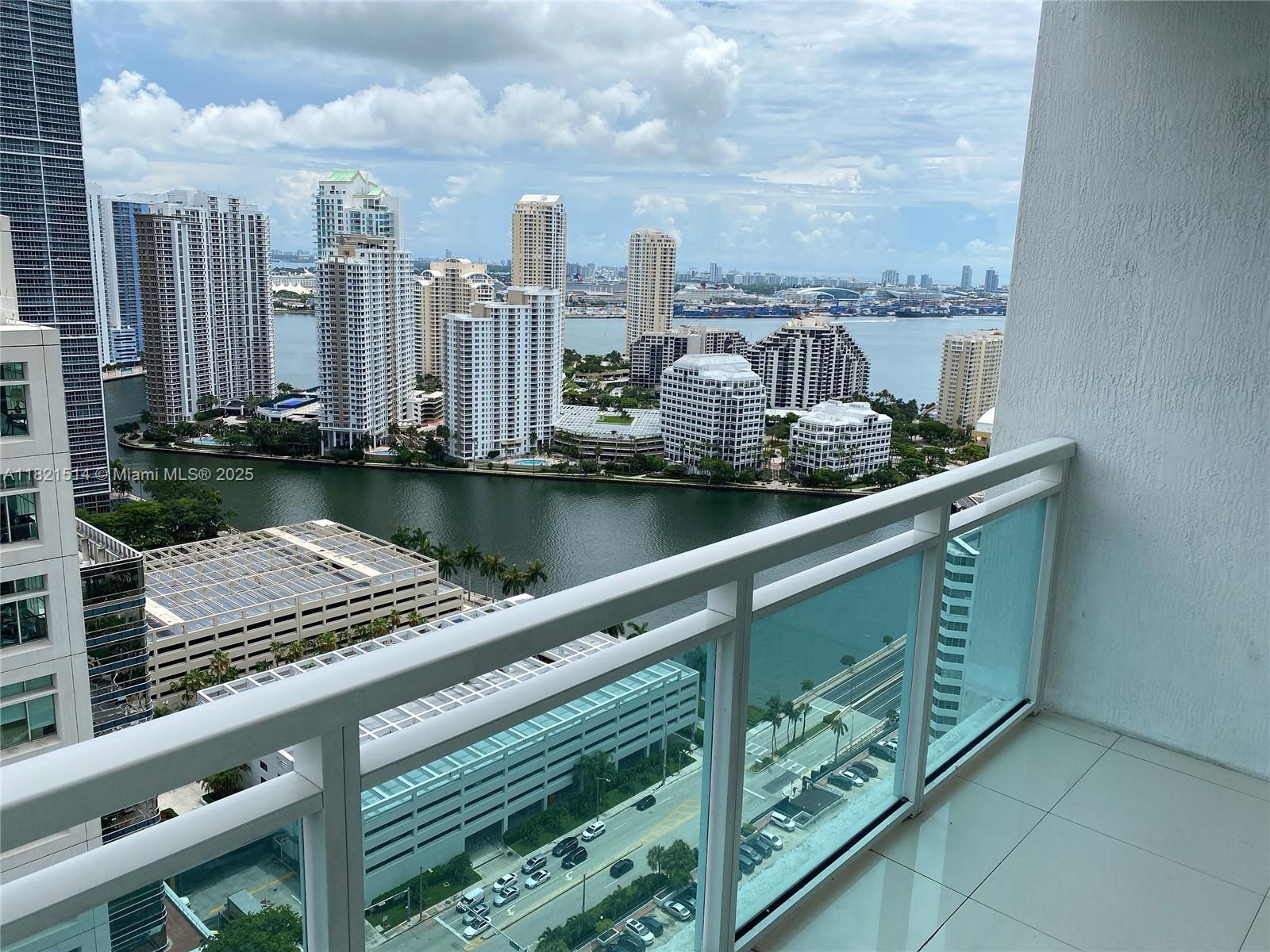 950 Brickell Bay Dr 3302, Miami, Broward County, Florida - 1 Bedrooms  
1 Bathrooms - 