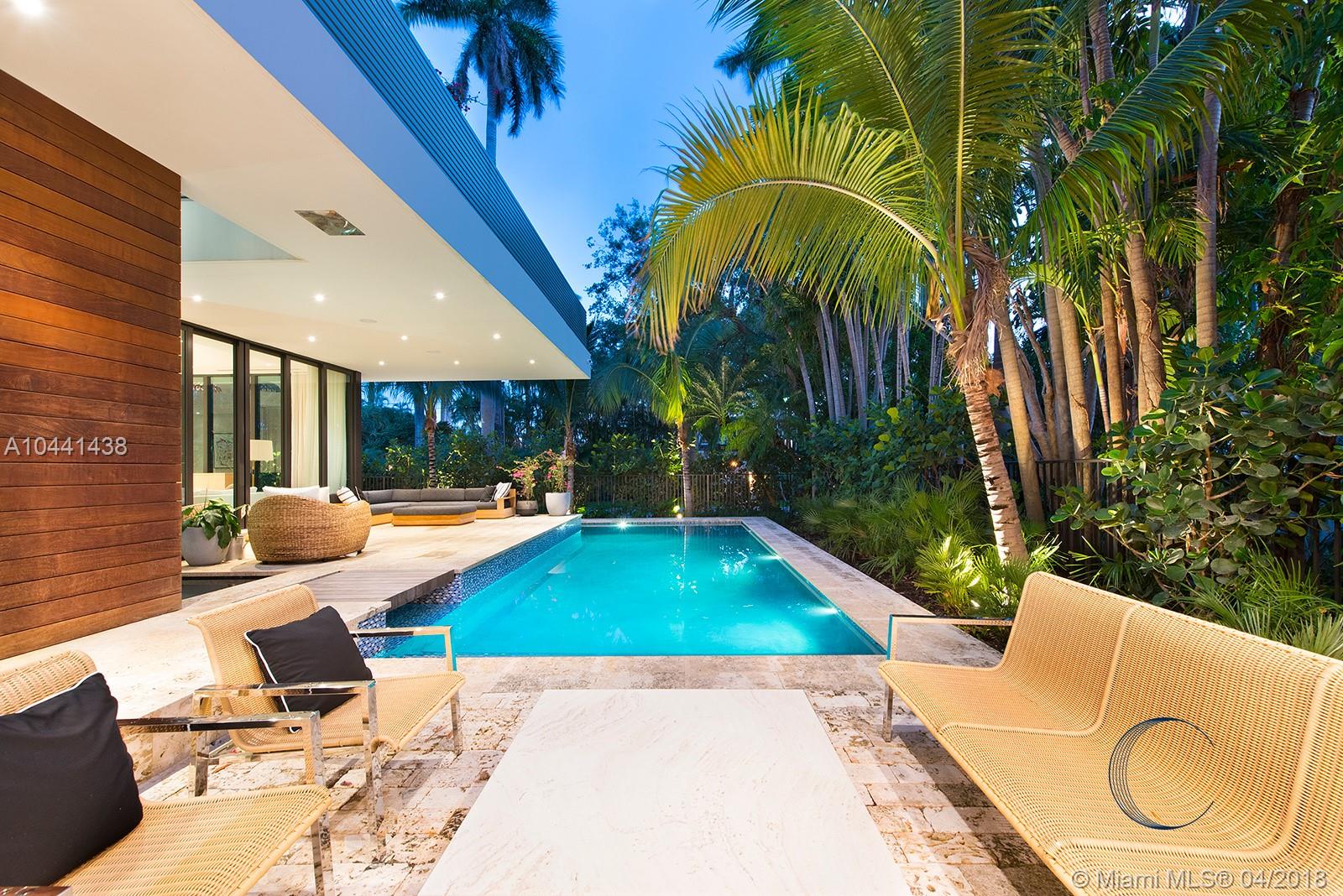 SUNSET ISLANDS-ISLAND NO - Residential