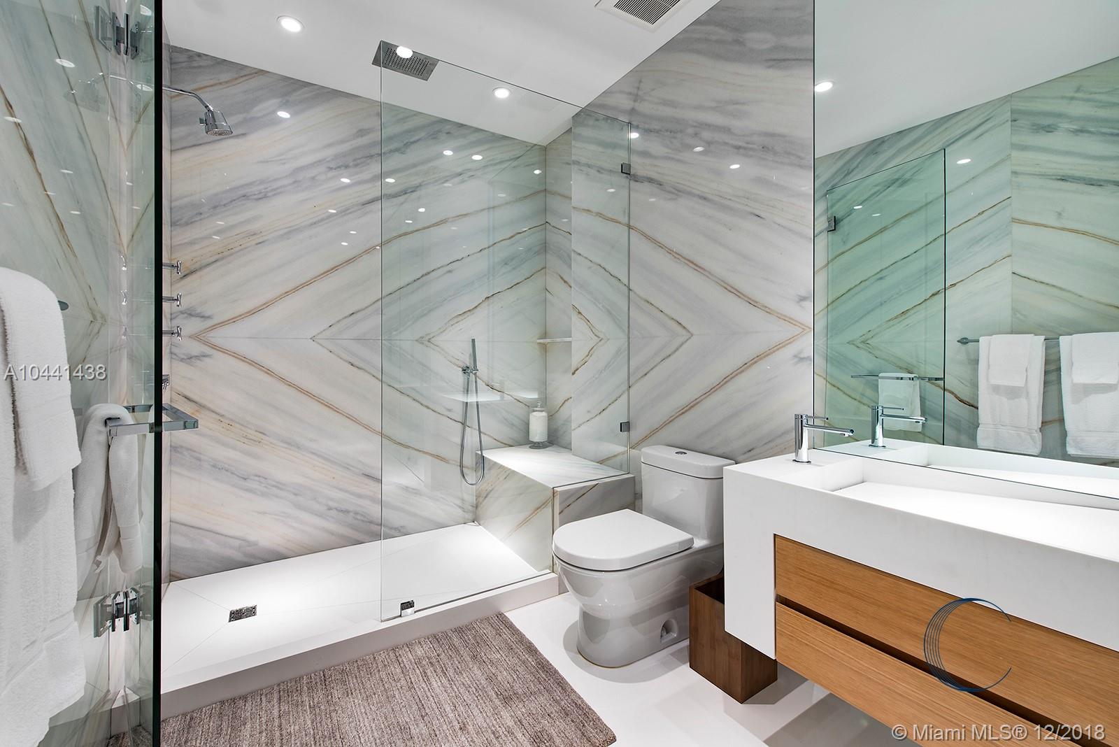 SUNSET ISLANDS-ISLAND NO - Residential