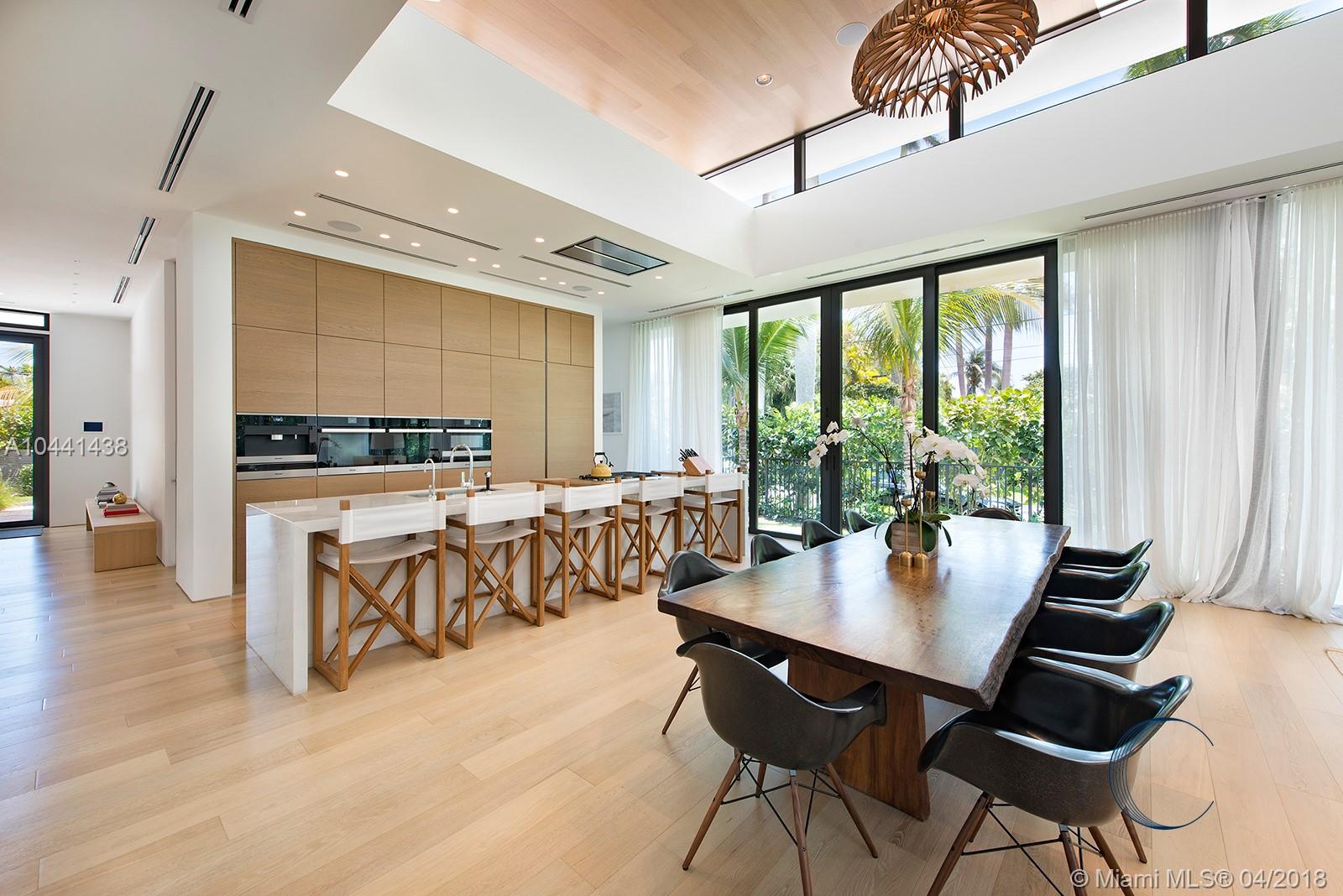 SUNSET ISLANDS-ISLAND NO - Residential