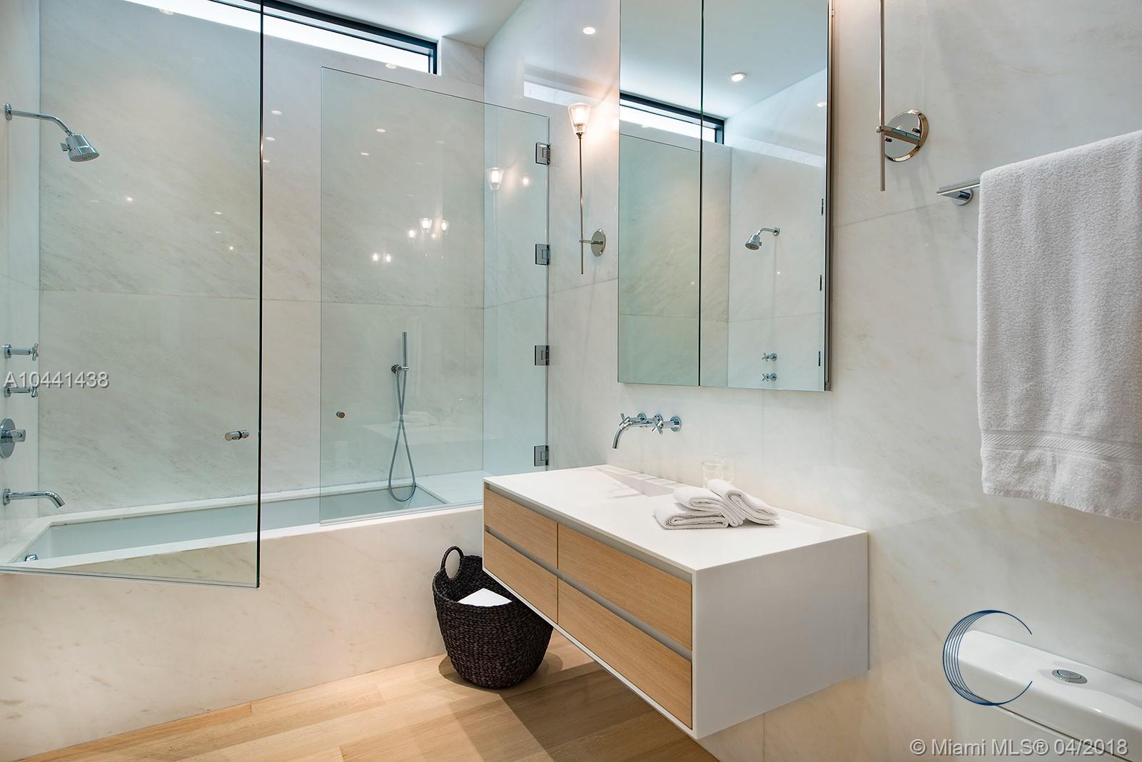 SUNSET ISLANDS-ISLAND NO - Residential