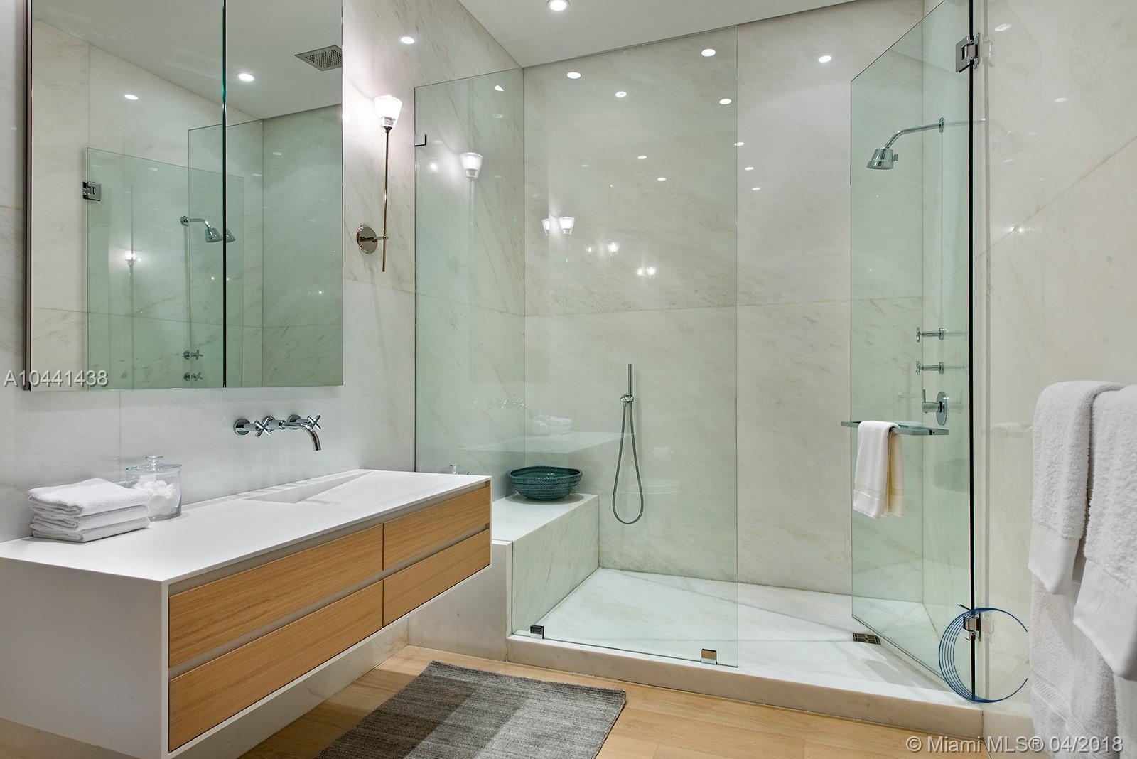 SUNSET ISLANDS-ISLAND NO - Residential