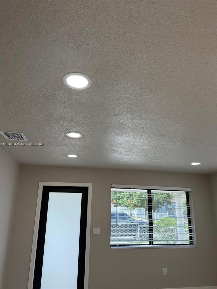 2441 NW 140th St, Opa Locka, FL, 33054/$425,000 4 2441 NW 140th St