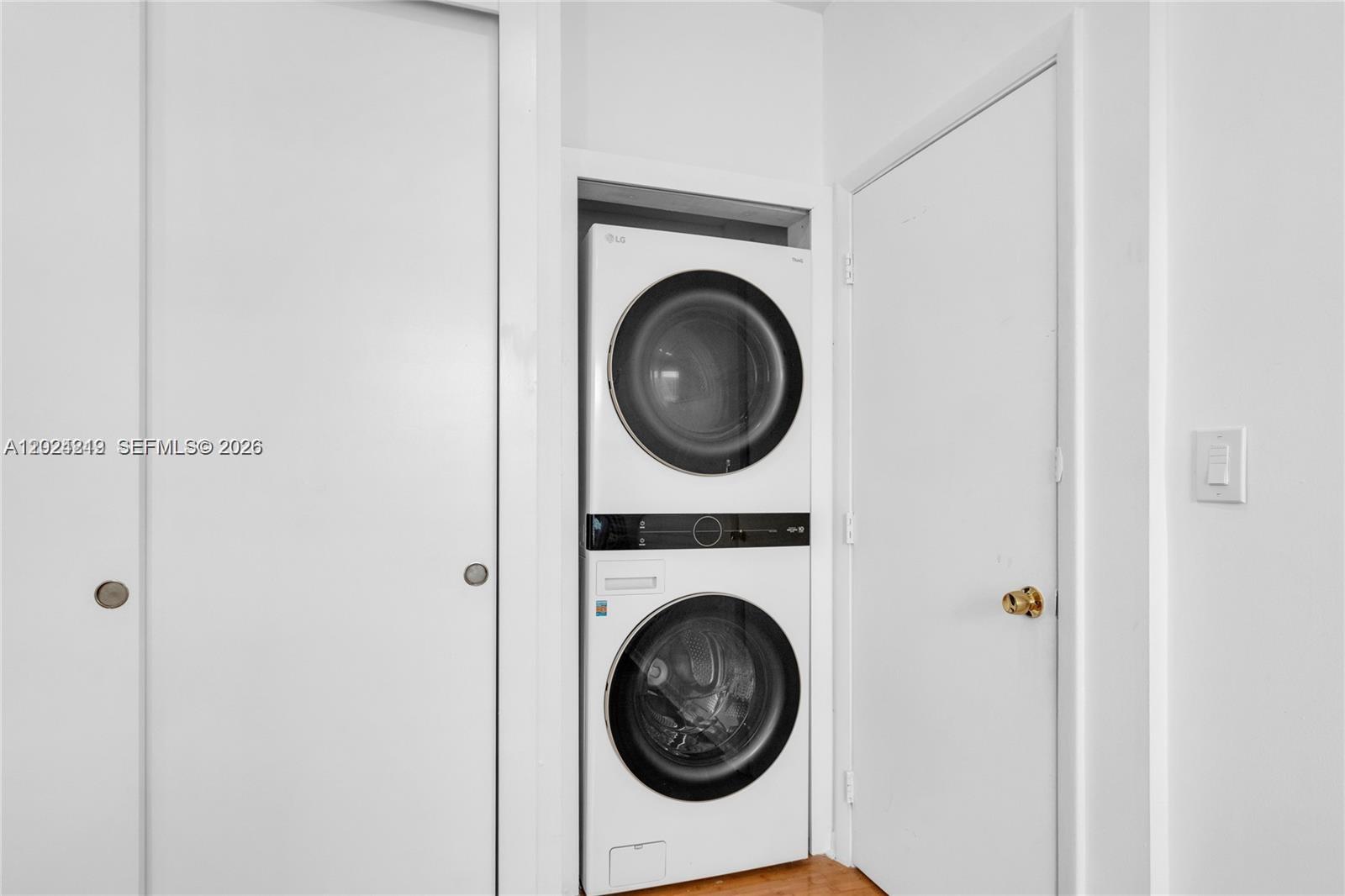 BRISTOL CONDO - Residential