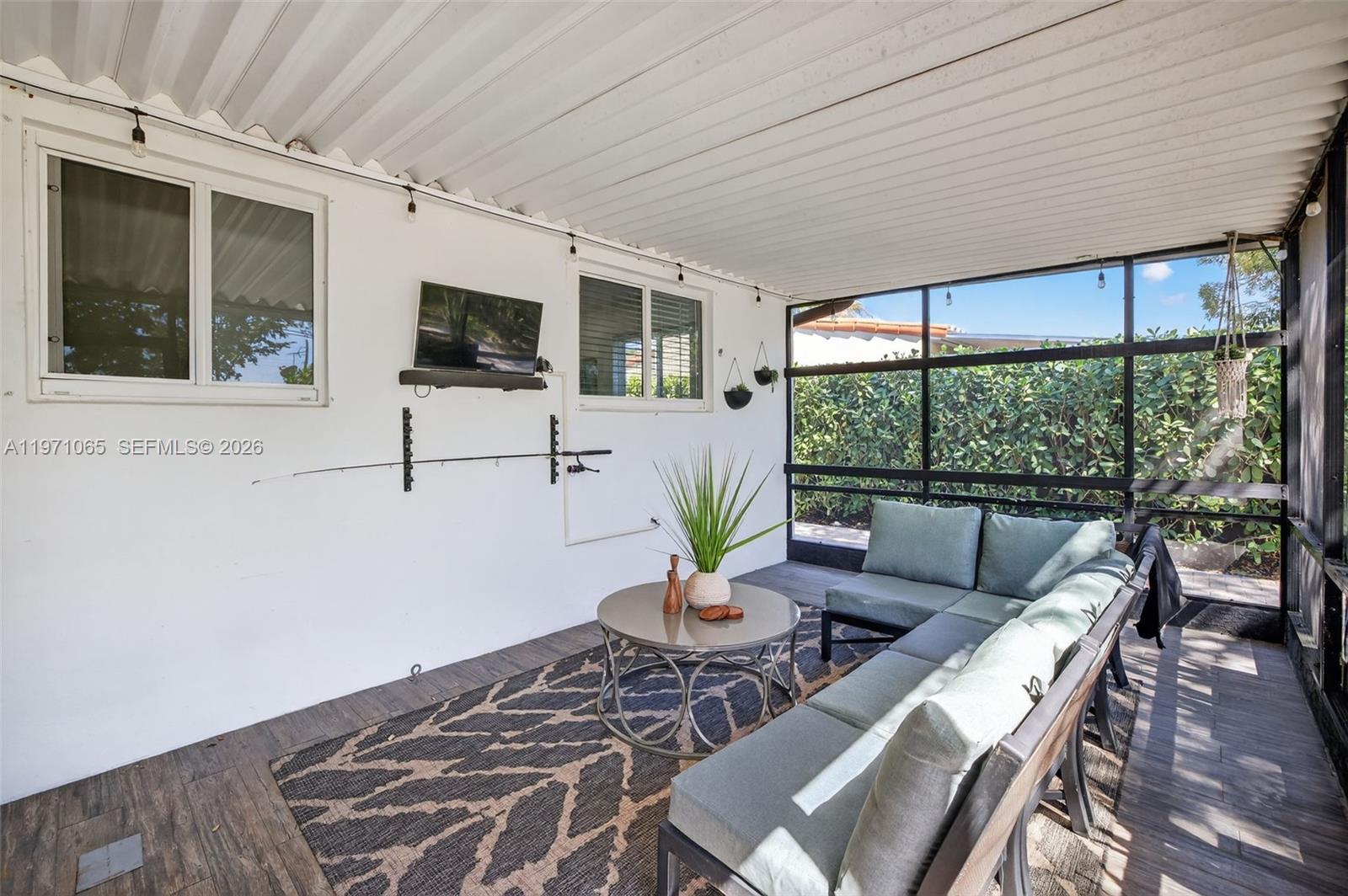 LAUDERDALE - Residential