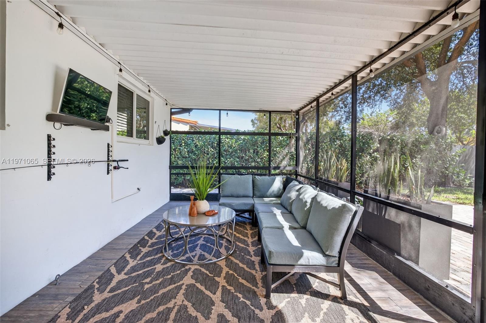 LAUDERDALE - Residential