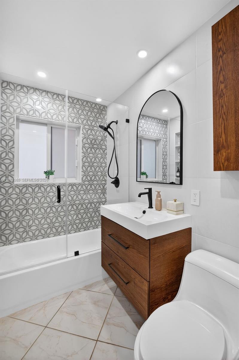 LAUDERDALE - Residential