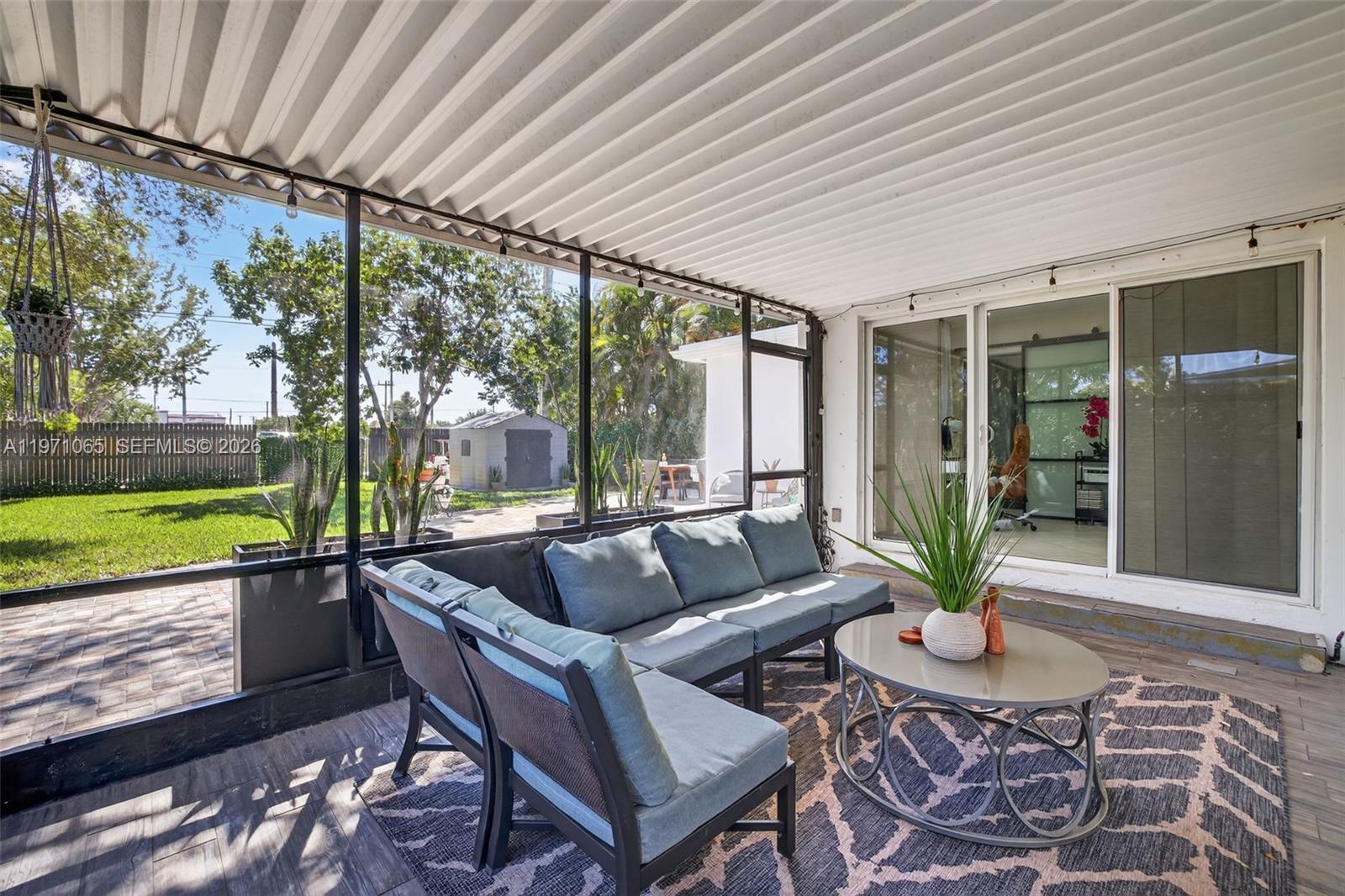 LAUDERDALE - Residential