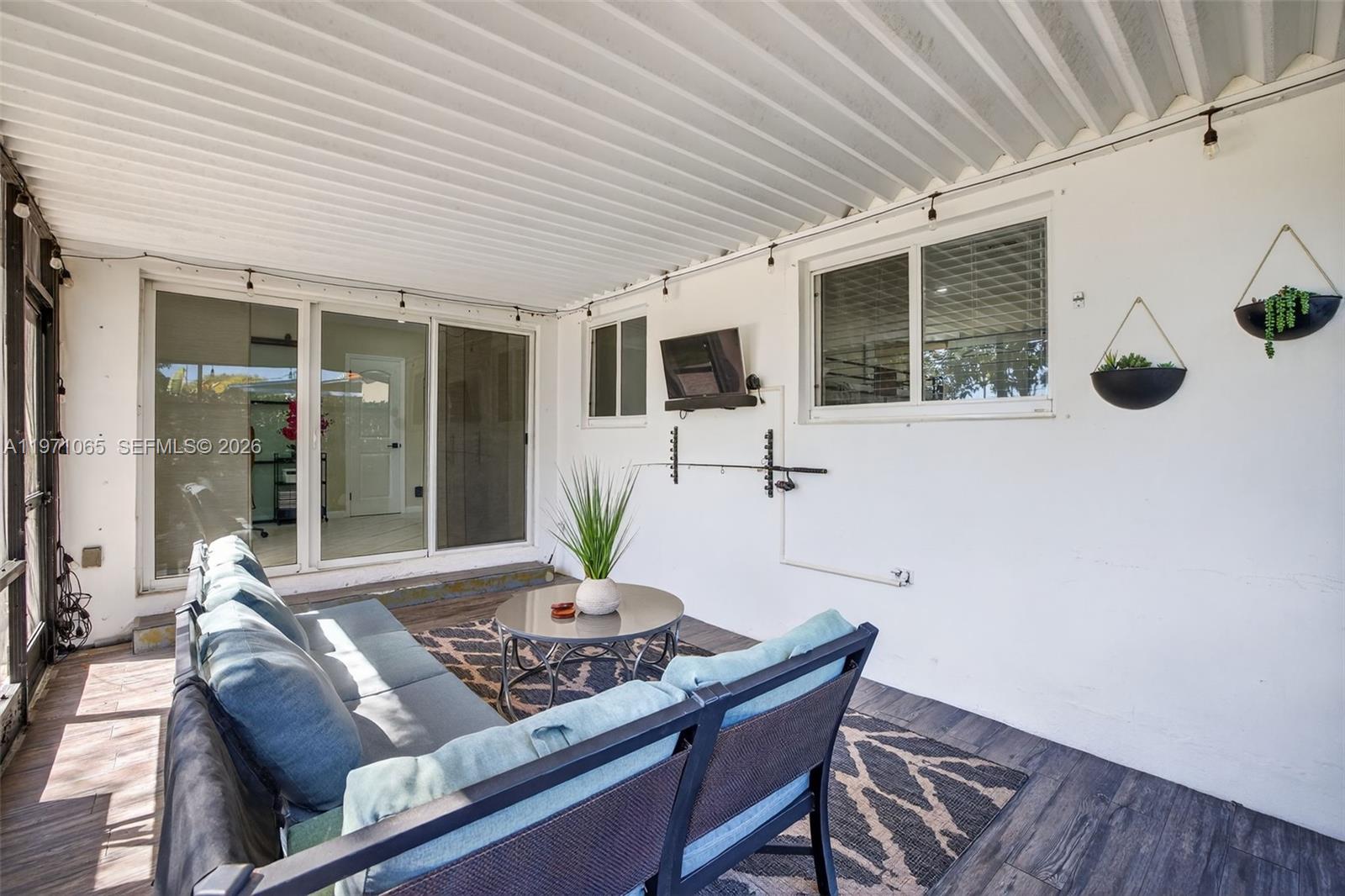 LAUDERDALE - Residential