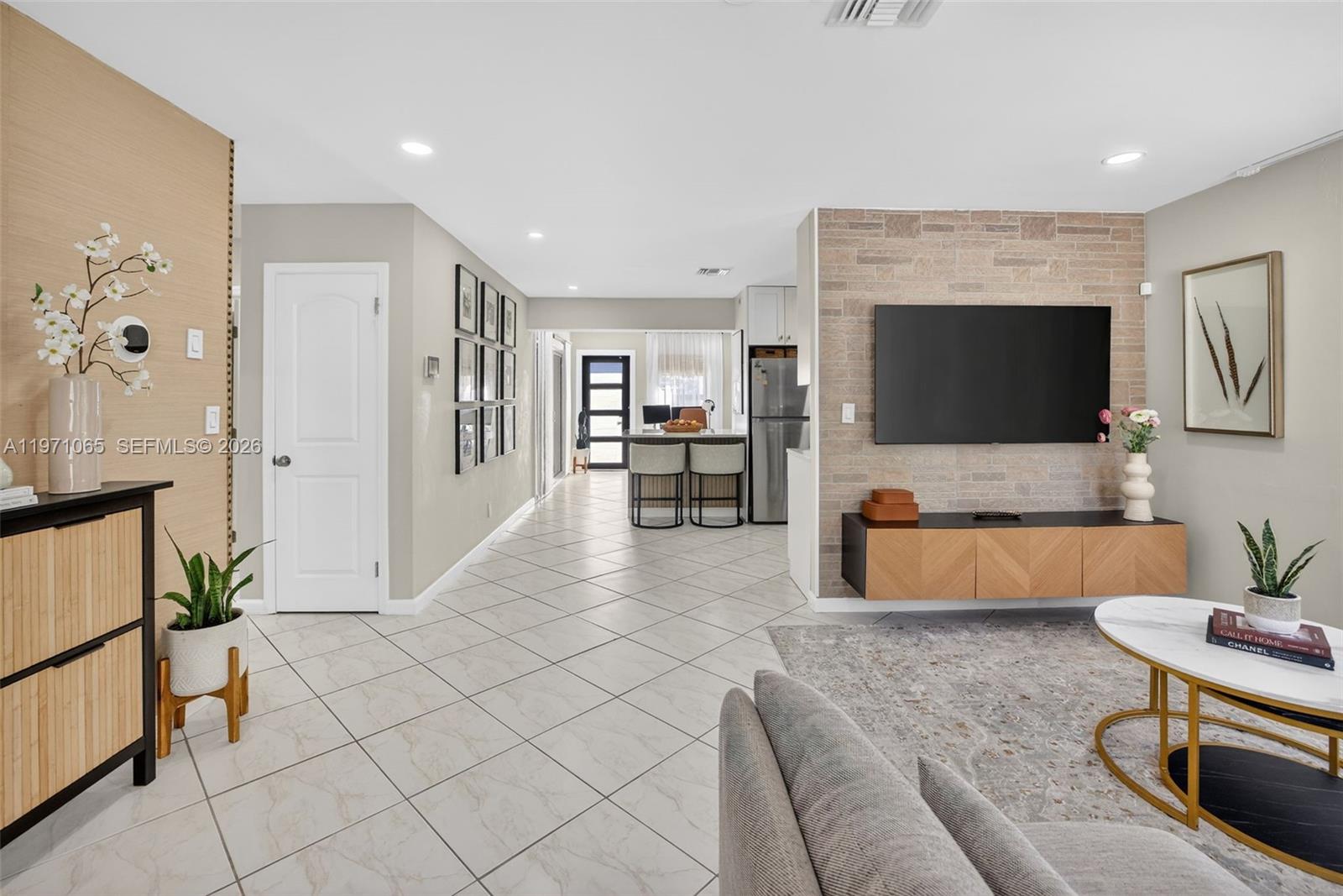 LAUDERDALE - Residential