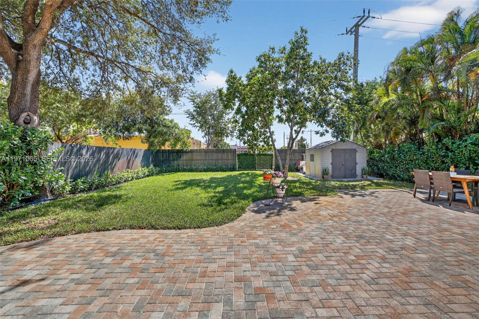 LAUDERDALE - Residential