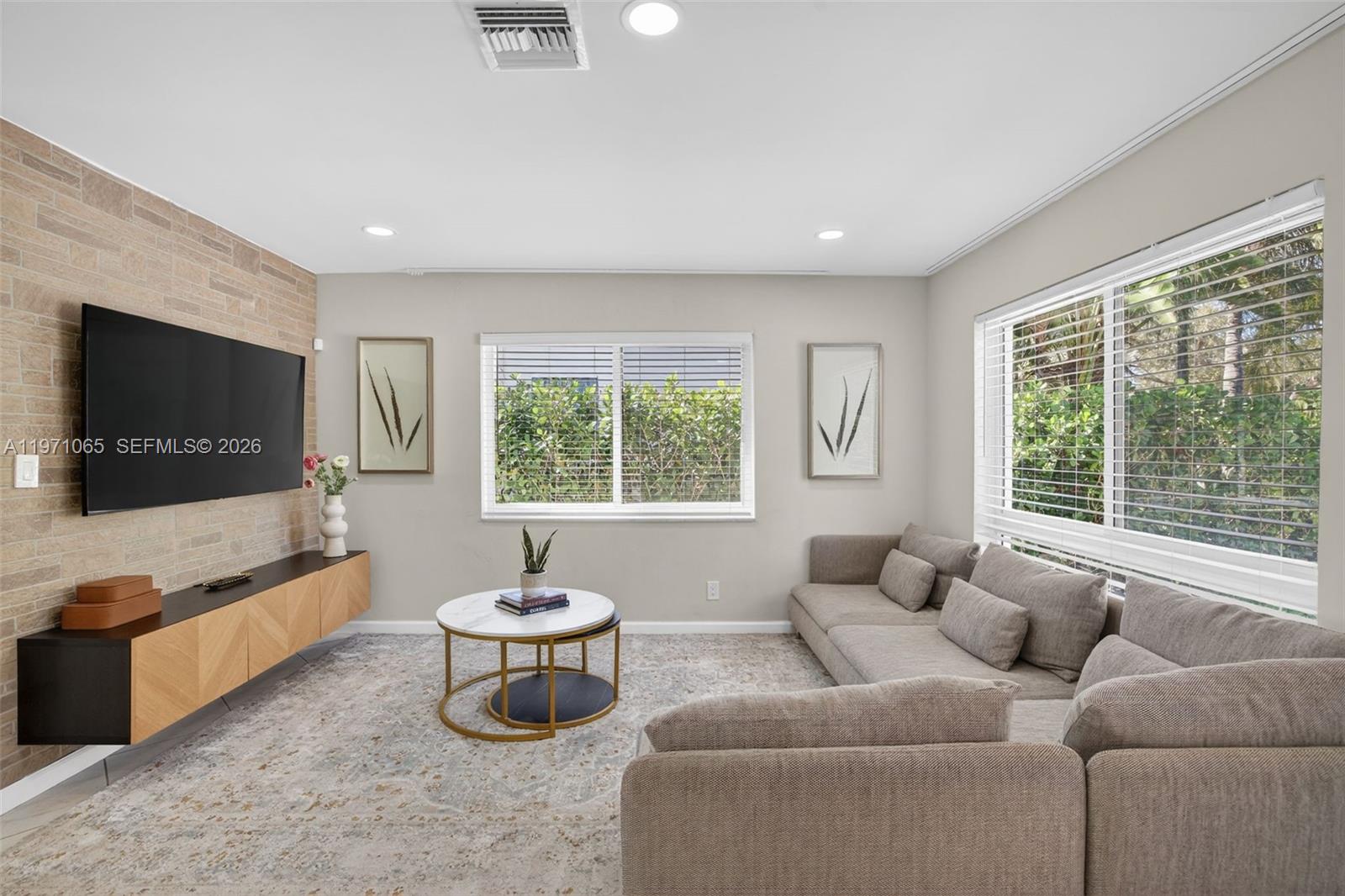 LAUDERDALE - Residential