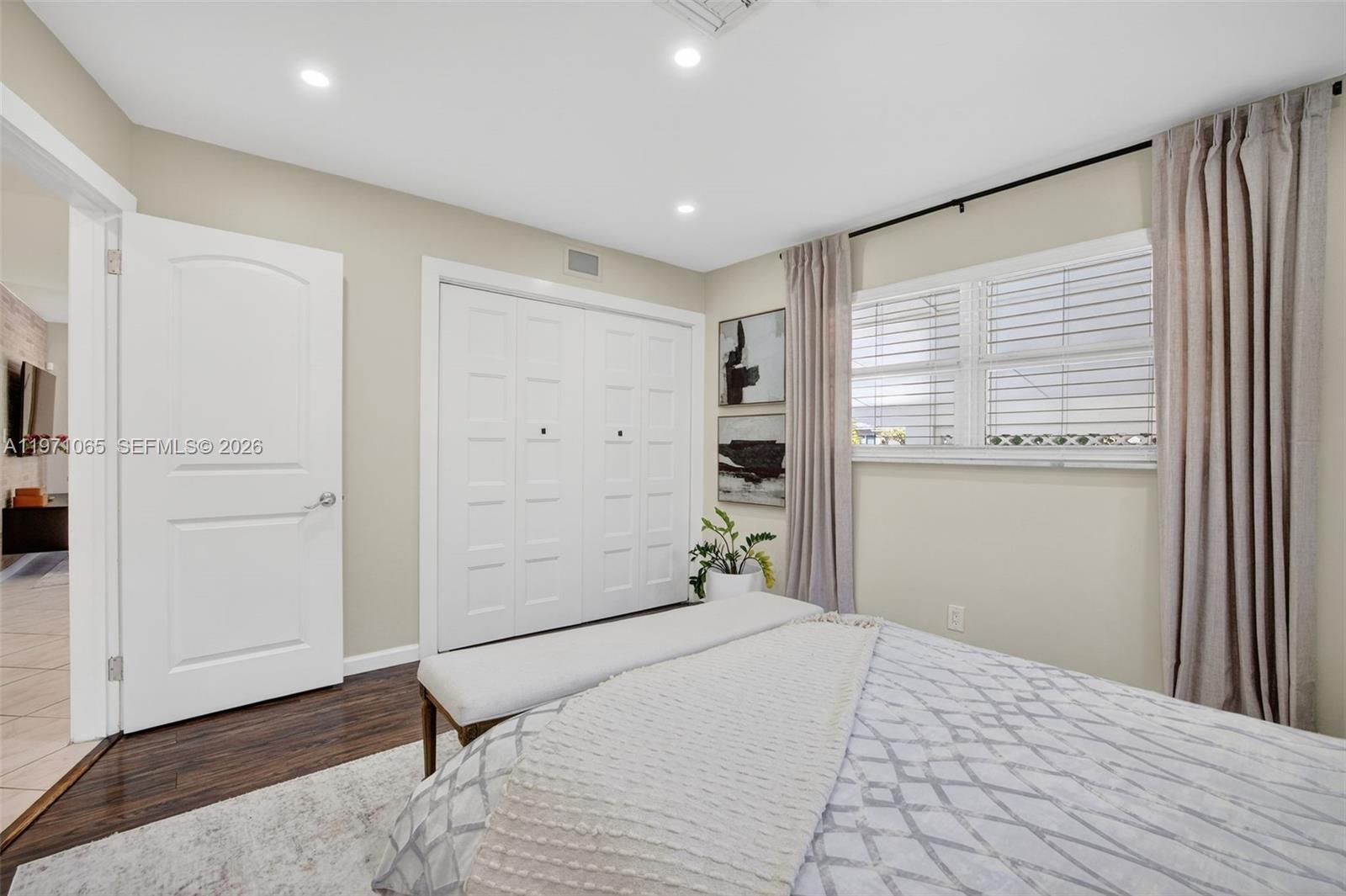 LAUDERDALE - Residential