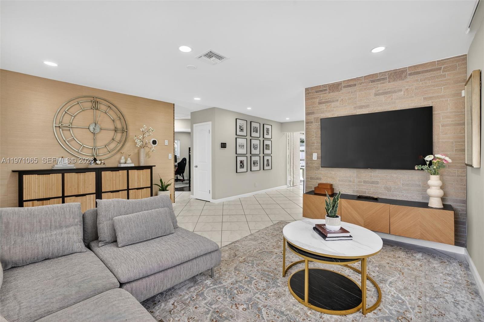 LAUDERDALE - Residential