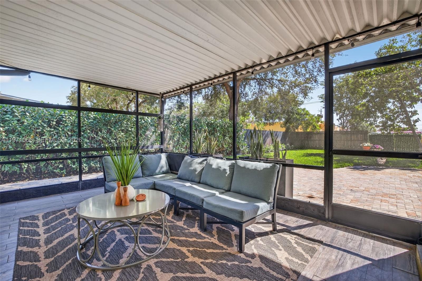 LAUDERDALE - Residential